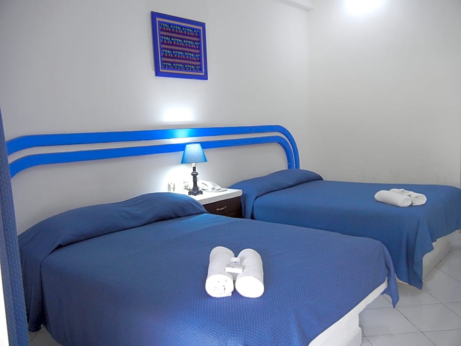 Hotel Plaza Almendros