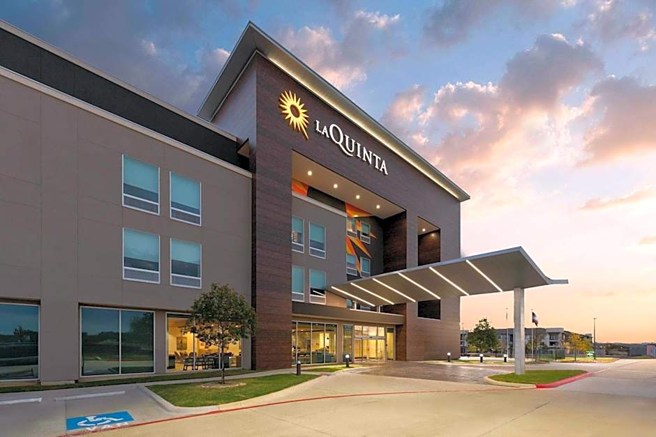 La Quinta Inn & Suites by Wyndham Austin Parmer/Tech Ridge