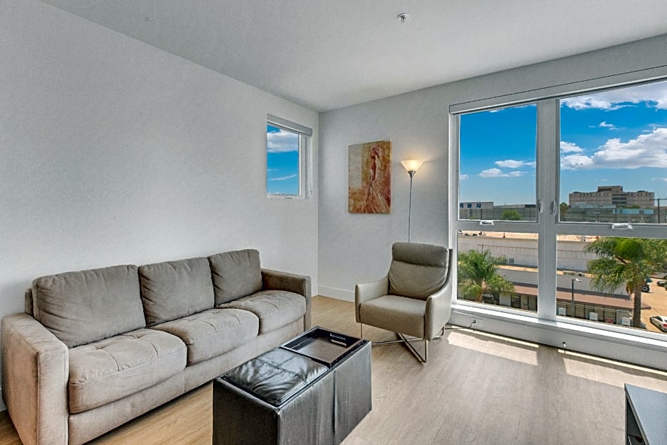 SuitesRUs Apart Hotel near Dodgers Stadium