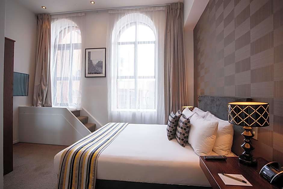 Hotel 115