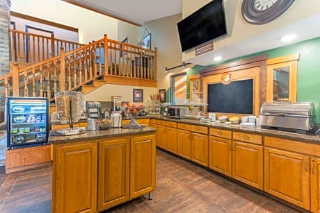 AmericInn by Wyndham White Bear Lake St. Paul