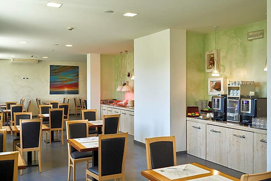 Delfina Palace Hotel