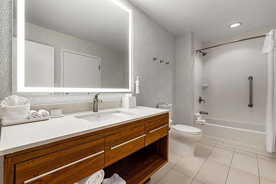 Home2 Suites By Hilton Dallas Addison