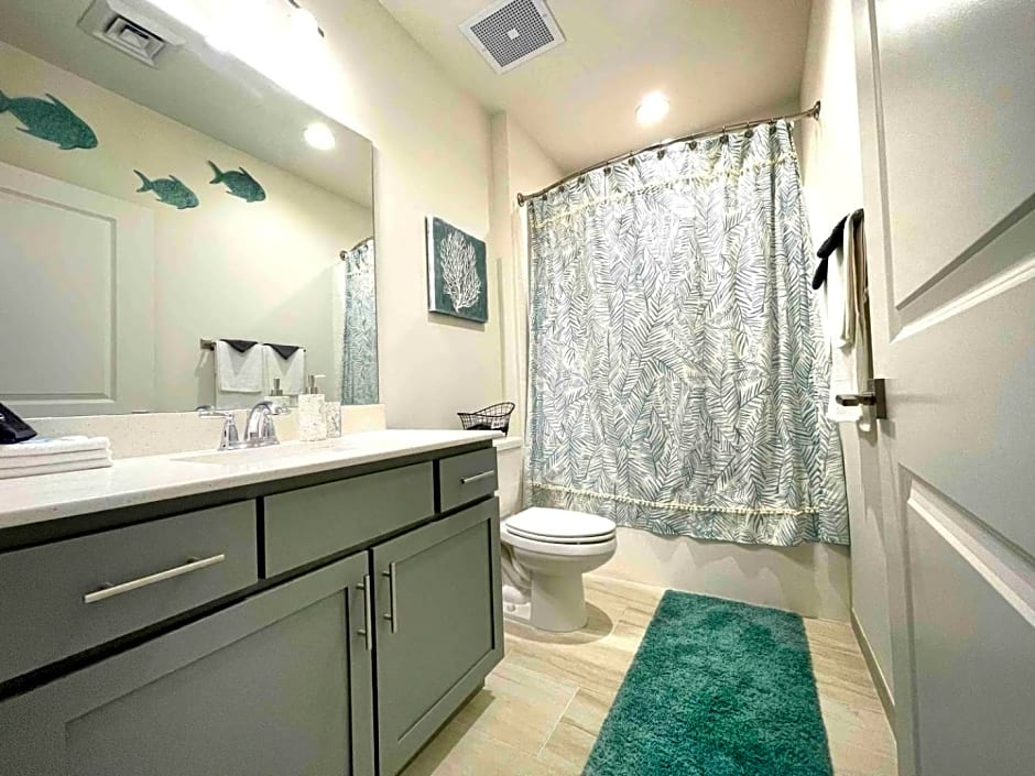 Calypso 3-2303 Penthouse Level w/ Incredible View!