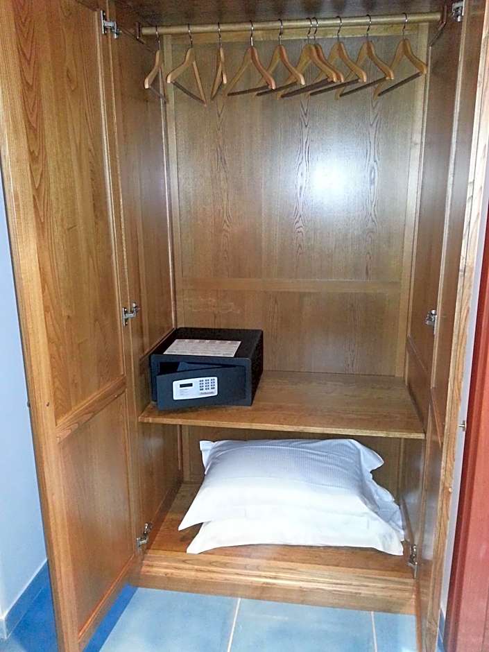 Photo 1 of 4 of Double Room