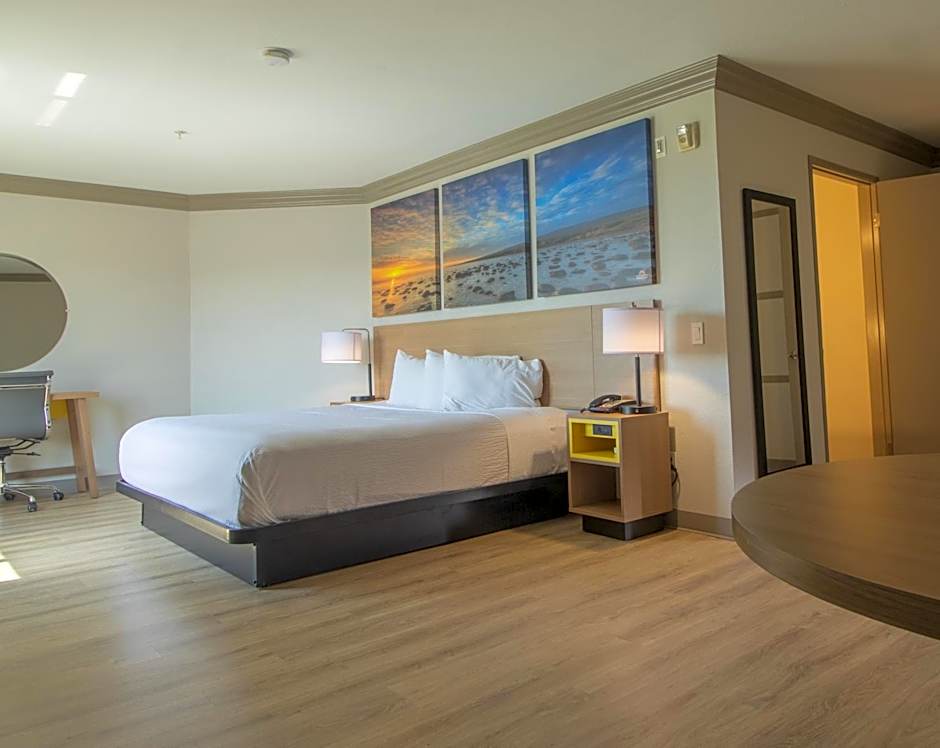 Days Inn by Wyndham Carlsbad