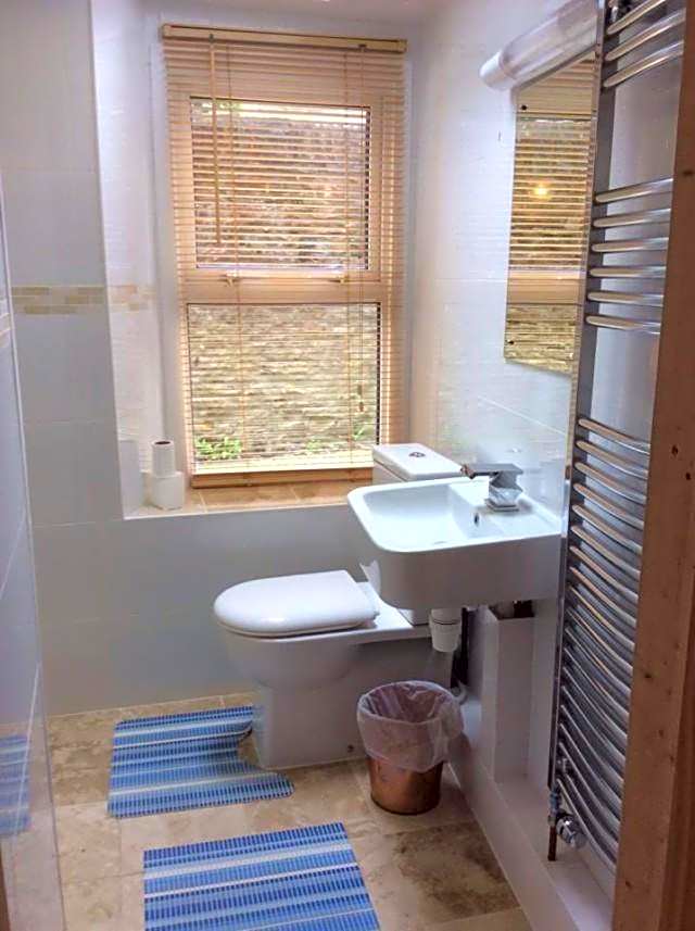 Cavell House Bed and Breakfast