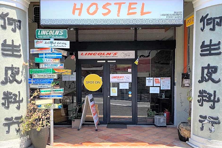 SPOT ON 90194 Lincoln's Backpacker's