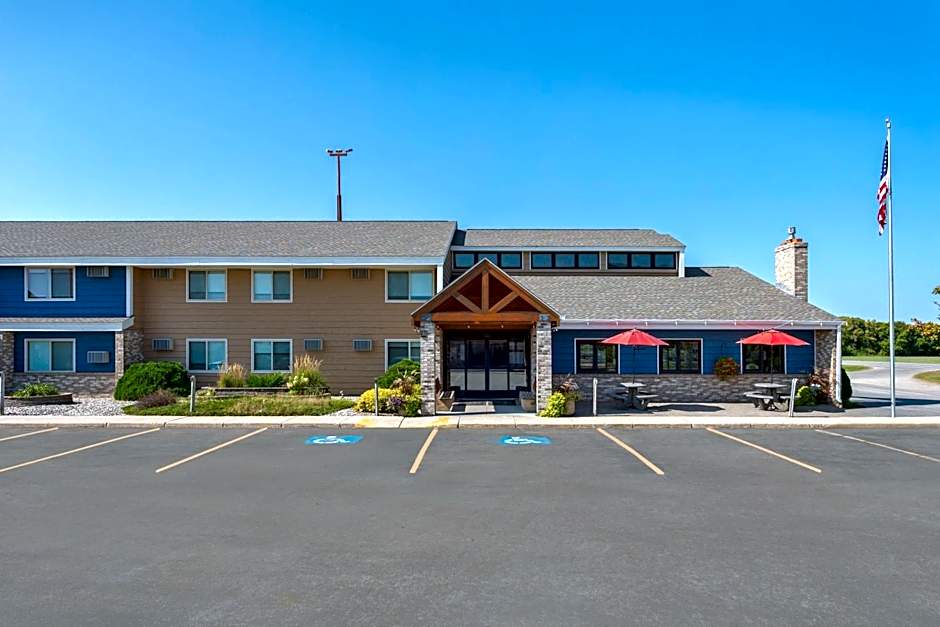 AmericInn by Wyndham Roseau