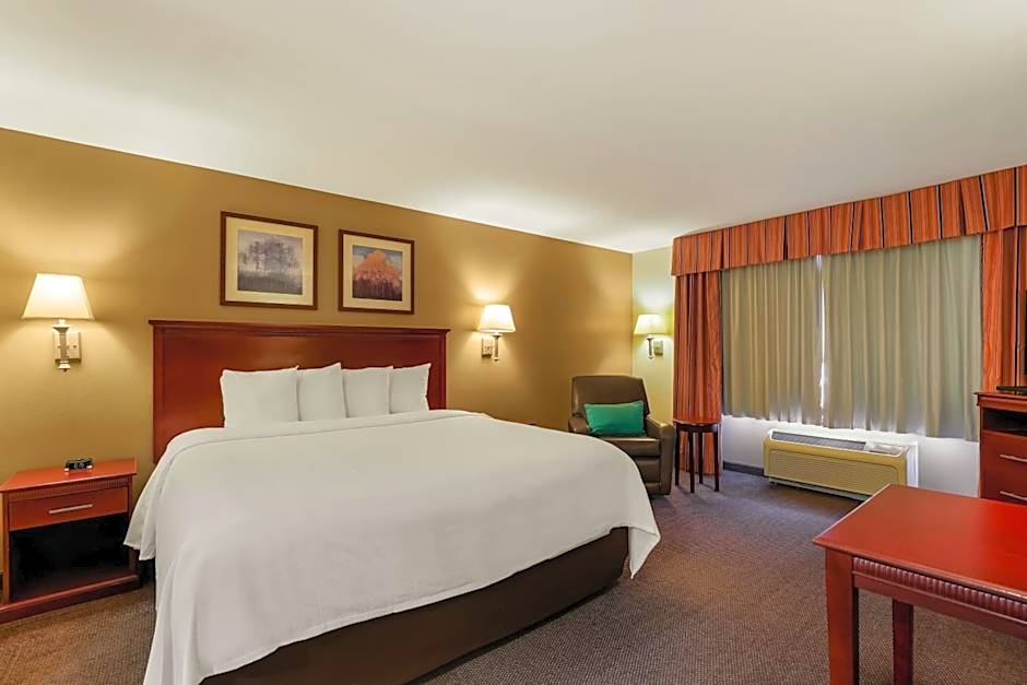 MainStay Suites Fitchburg - Madison