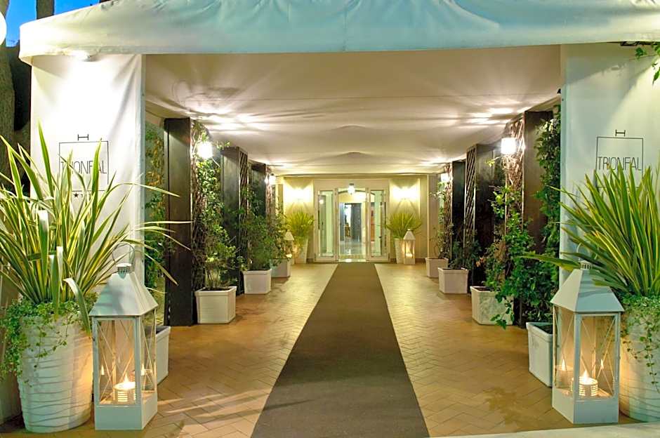 HOTEL TRIONFAL - Fronte Mare - Vicinissimi al Centro