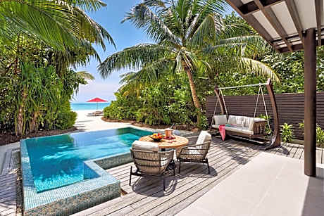 Deluxe Beach Pool Villa