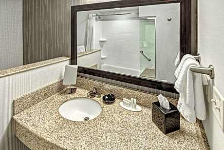 Room, 2 Queen Beds (Hearing Accessible)