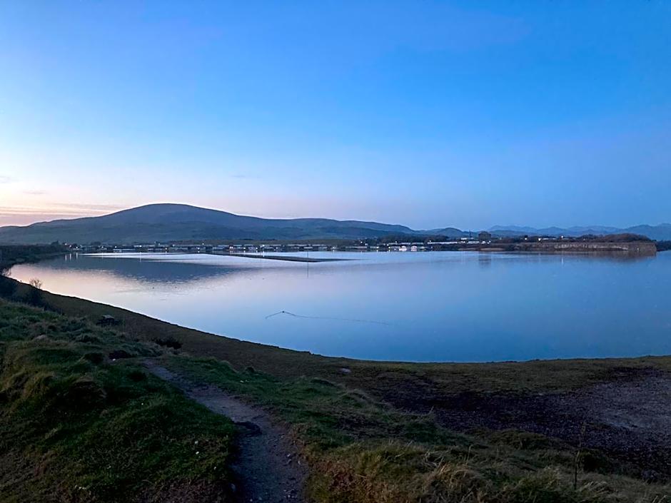 KINGDOM HOLIDAY PARK - Parrot