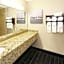 La Quinta Inn & Suites by Wyndham Sandusky