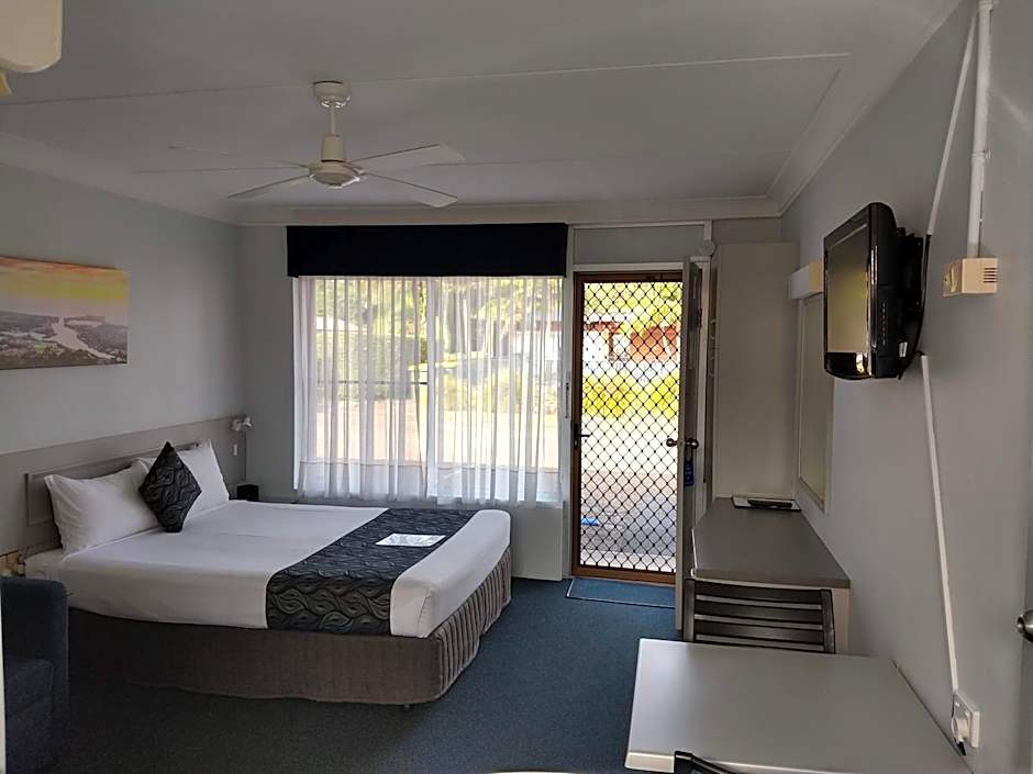 Haven Waters Motel & Apartments