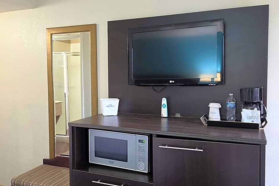 Howard Johnson by Wyndham Odessa TX