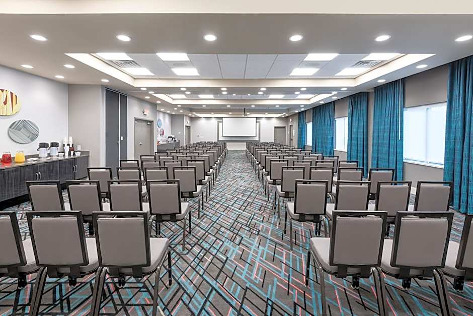 Holiday Inn Express & Suites Charlotte Airport By IHG