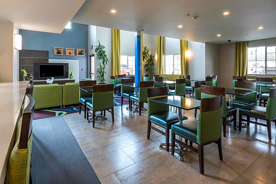 Holiday Inn Express Hotel & Suites Livermore