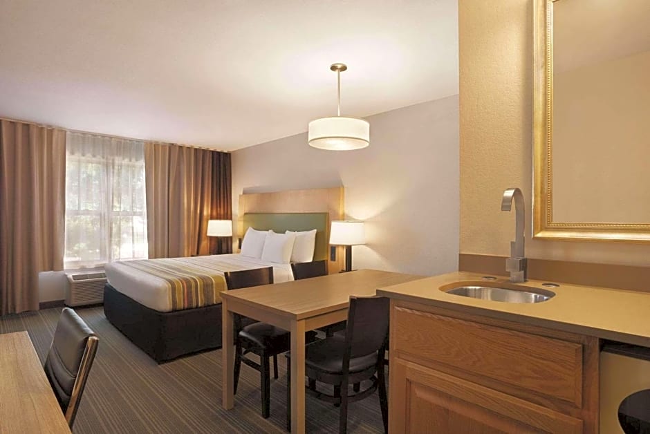 Country Inn & Suites by Radisson, Madison Southwest, WI