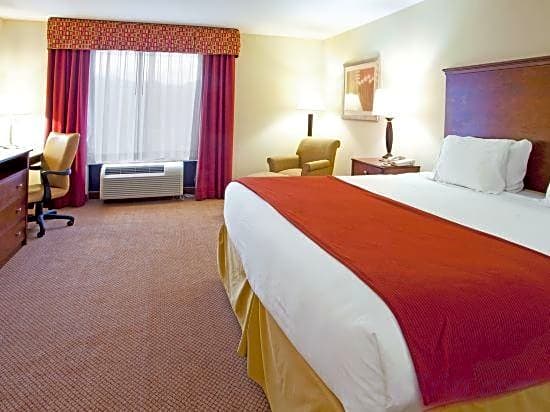 Holiday Inn Express Hotel & Suites Quincy I-10