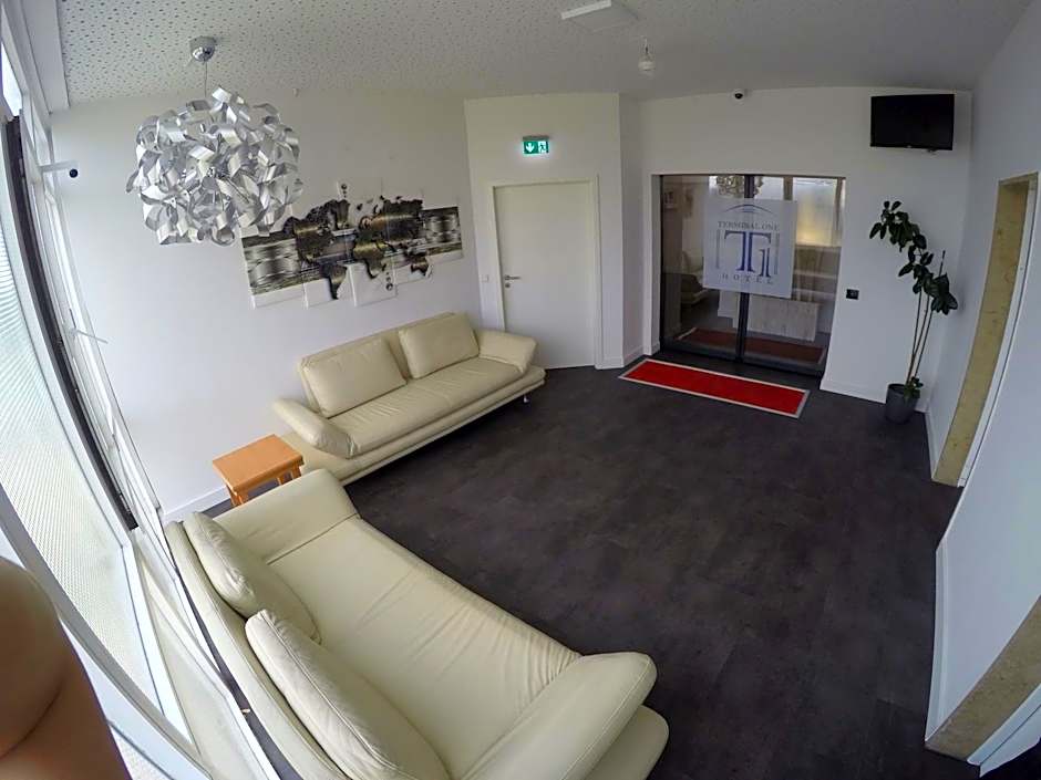 Hotel Terminal One