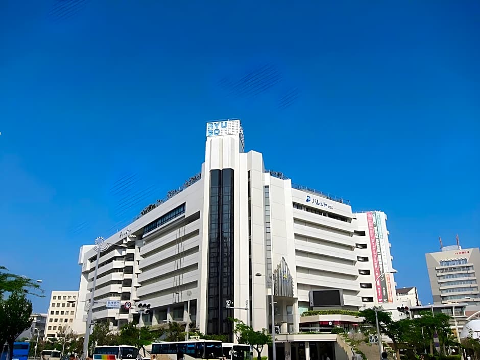 Okinawa Kariyushi Lch Izumizaki Kenchomae Hotel