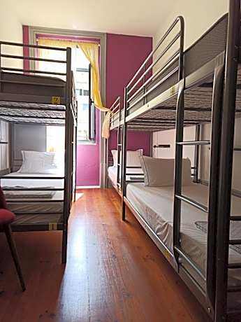 Bed in 6-Bed Mixed Dormitory Room