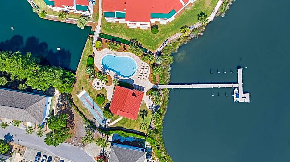 Charming Beach Studio With Pool & Sauna