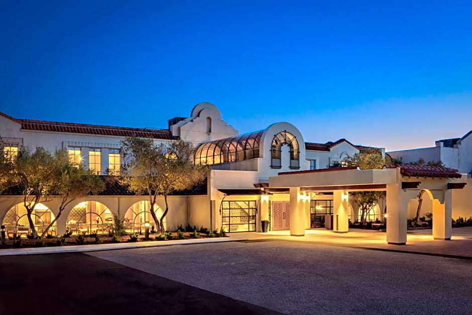 Chaminade Resort & Spa