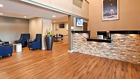 Best Western Plus La Plata Inn