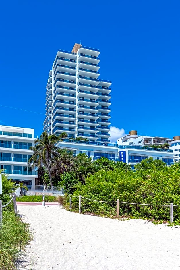 Churchill Suites Monte Carlo Miami Beach