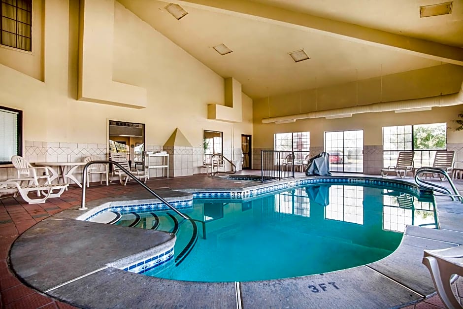 Rodeway Inn & Suites East/I-44