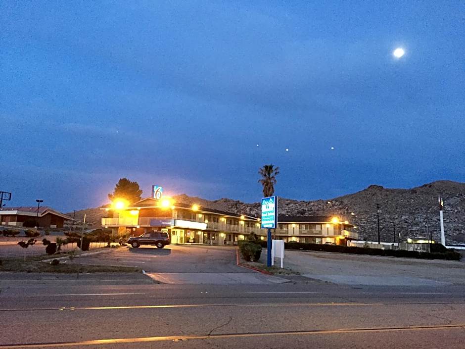 Hilltop Inn & Suites