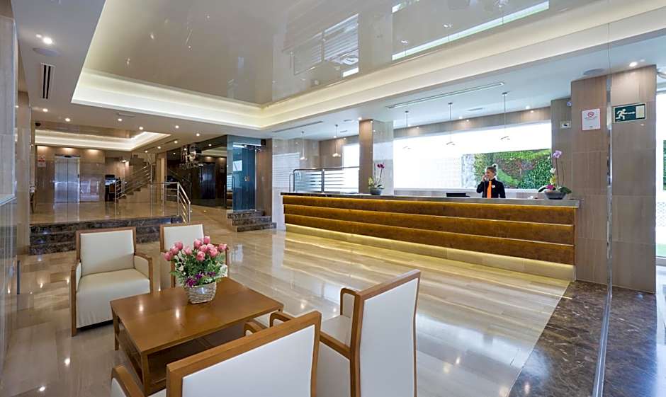 MS AGUAMARINA SUITES