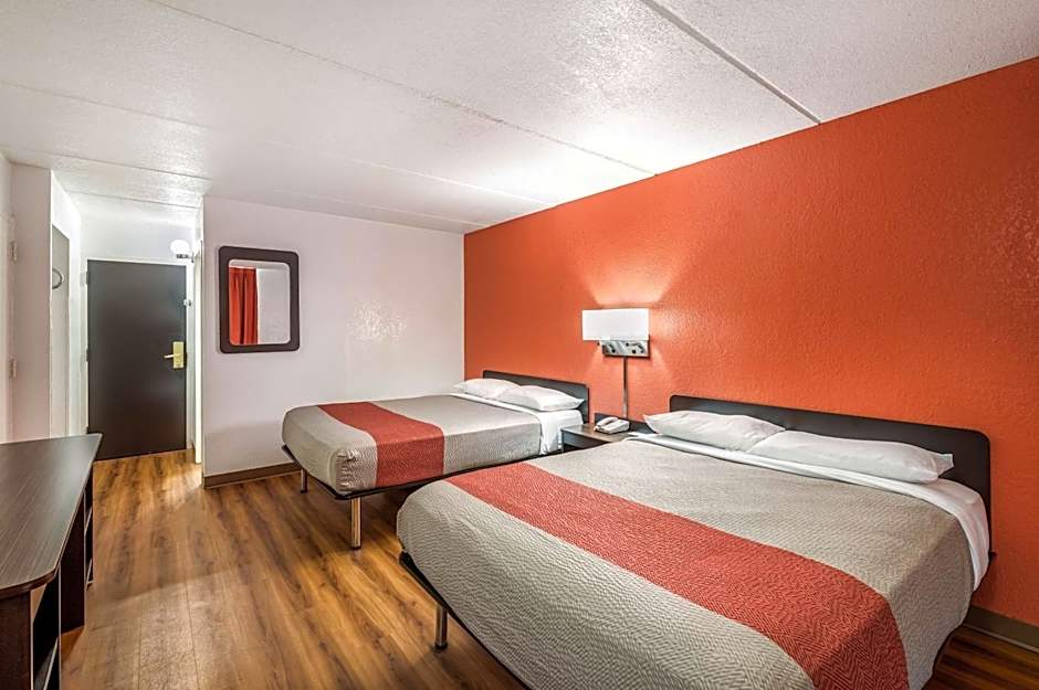 Motel 6 Henderson, Tx