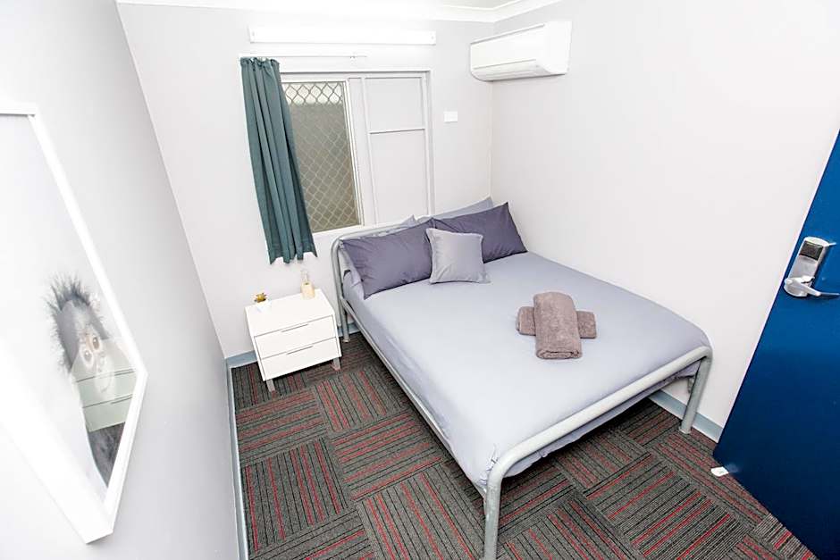 Mad Monkey Backpackers Waterfront