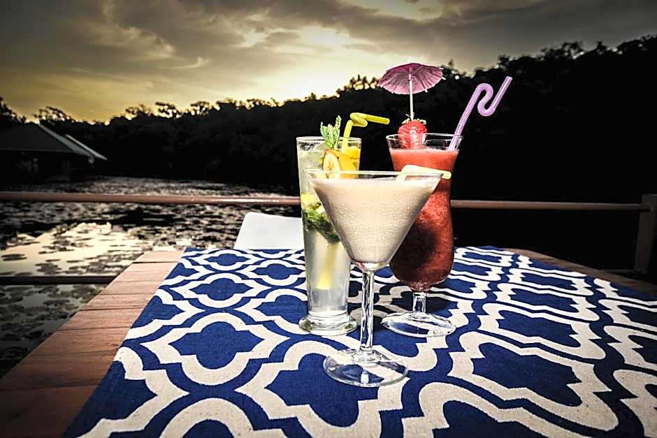 Bambuu Lakeside Lodge