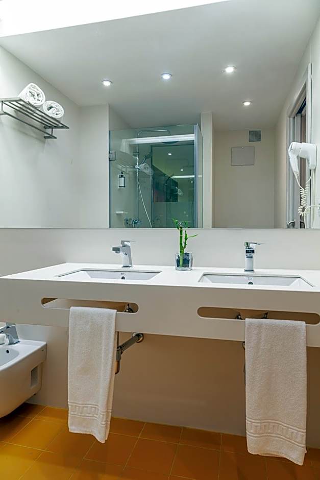 Granada Five Senses Rooms & Suites