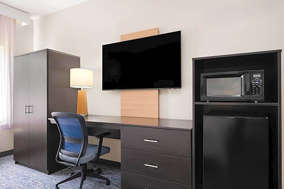 Garner Topeka West By IHG