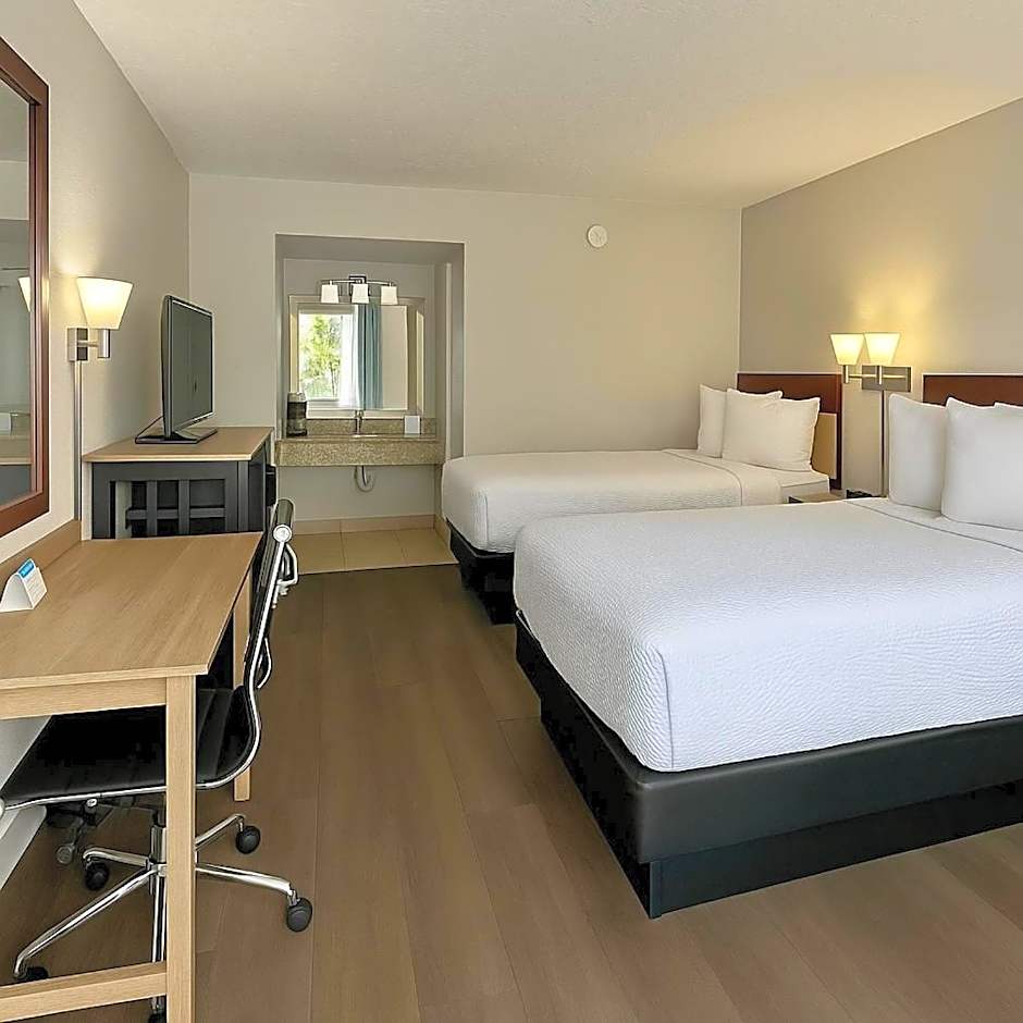 Days Inn by Wyndham Bradenton I-75