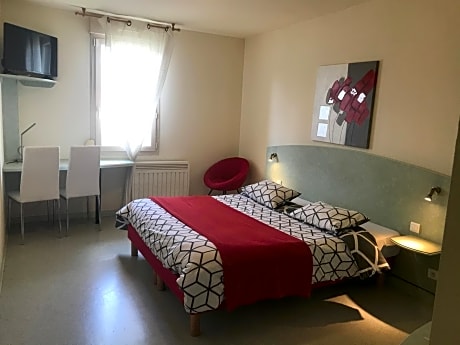 Double Room with Queen Size Bed