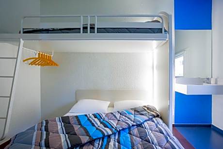 Triple Room with Shared Bathroom