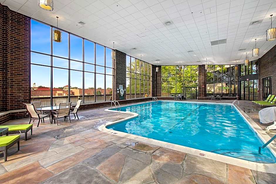 Holiday Inn Chicago Northwest/Crystal Lake/Convention Center By IHG