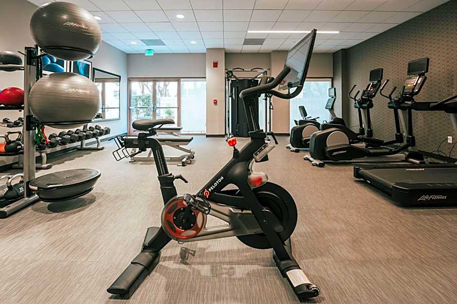 Courtyard by Marriott Los Angeles LAX/Century Boulevard