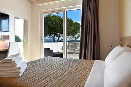 Double Room with Pool View