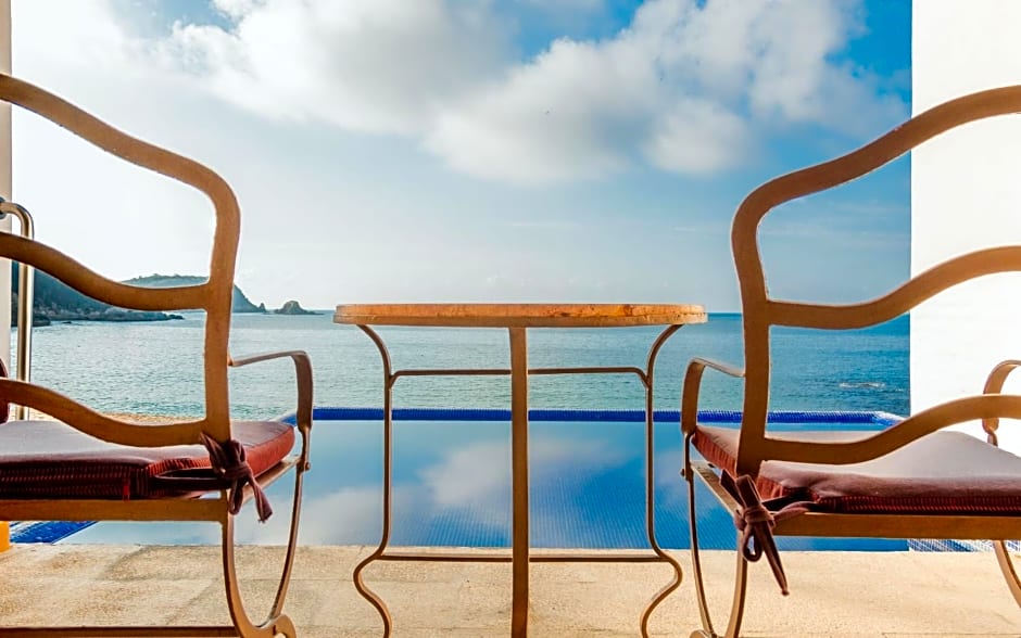 Camino Real Zaashila Huatulco