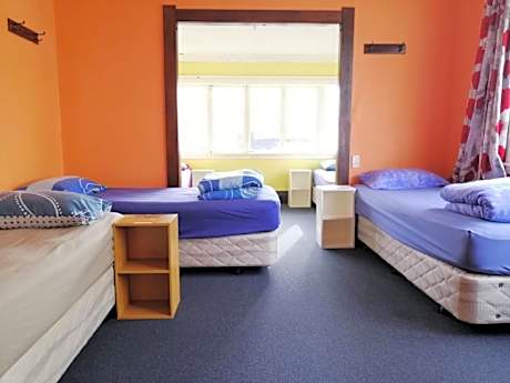 Bed in 6-Bed Female Dormitory Room (price per bed)