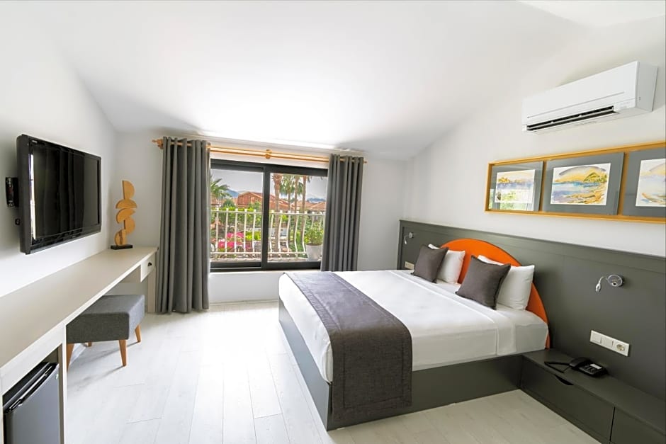 WEST HOUSE EXCLUSIVE HOTEL