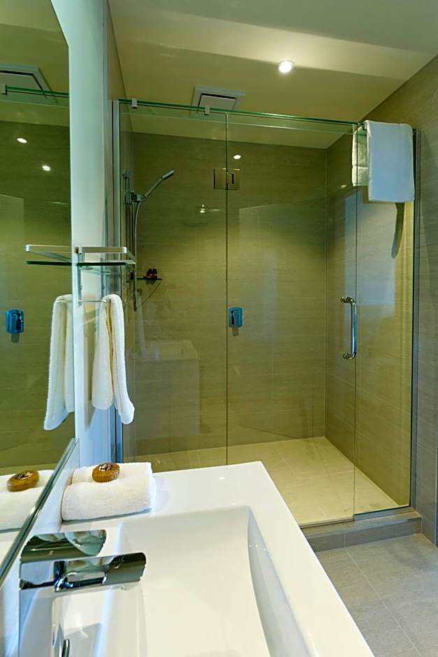 2 on Whiteleigh and 239 on Lincoln Motel